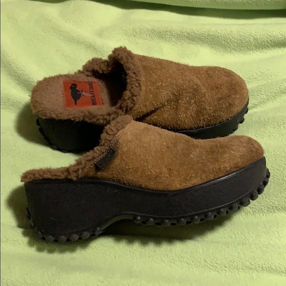 dog clogs